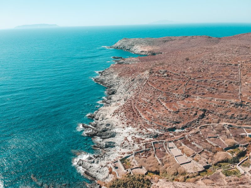 A rocky coastline along Folegandros. Things to do in Folegandros