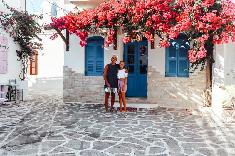 Colourful building in Paros with flowers blooming in Antiparos. Things to do in Antiparos