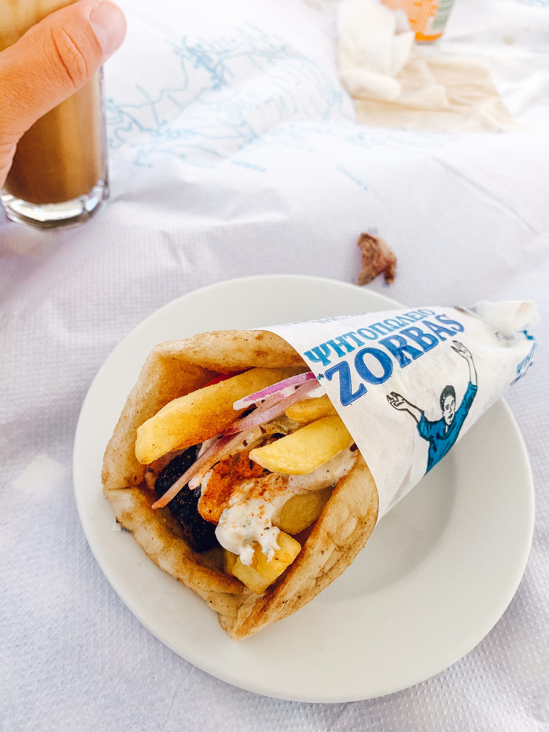 Where to eat in Naoussa. A chicken pitta gyros