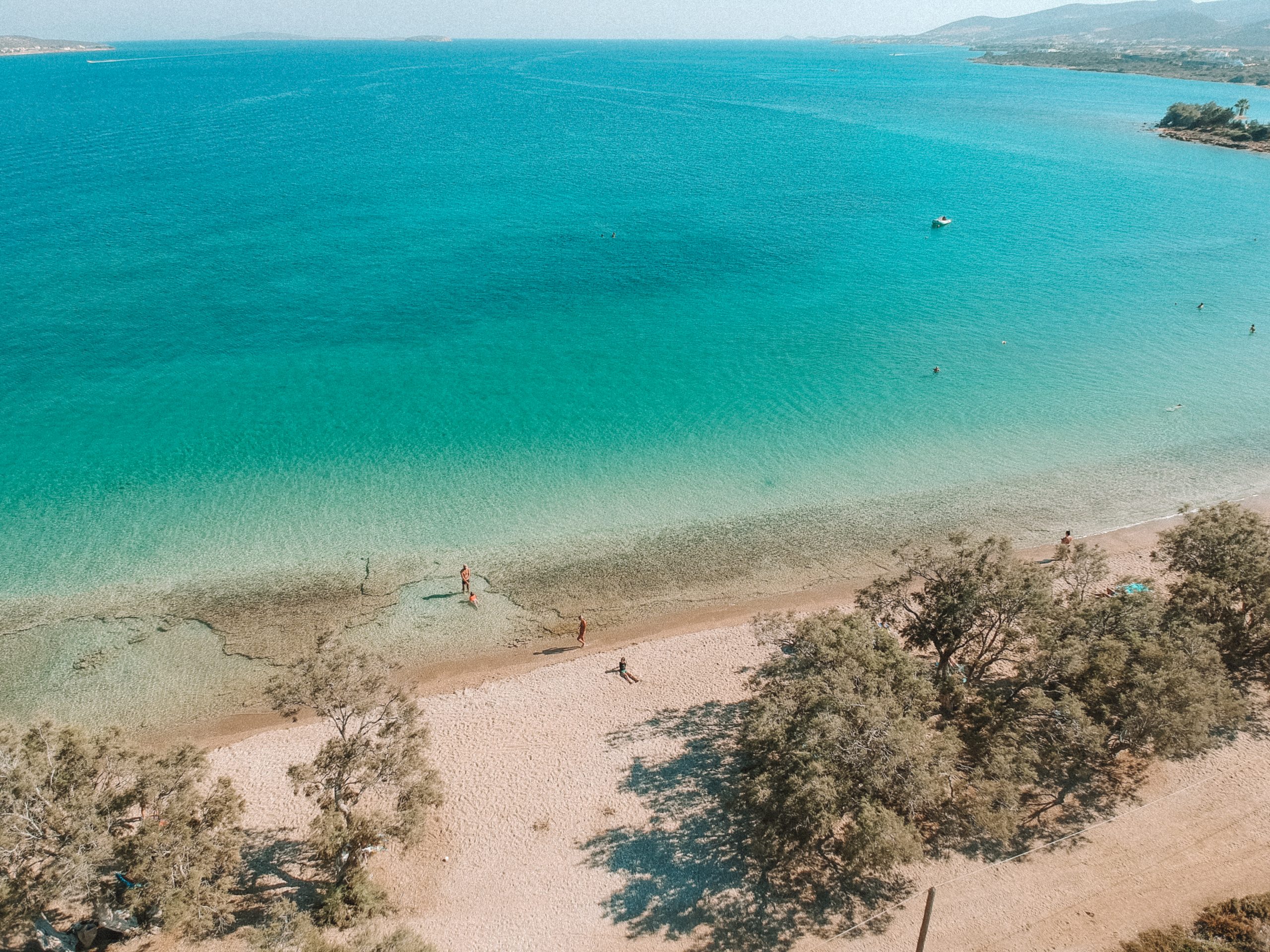 Blue, turquoise sea at Psaralyki in Antiparos. Antiparos travel blog